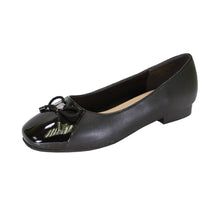 Load image into Gallery viewer, PEERAGE Jayden Women&#39;s Wide Width Casual Dress Leather Flats with Bow

