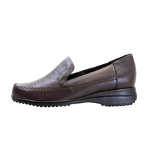 Load image into Gallery viewer, PEERAGE Edie Women&#39;s Wide Width Everyday Casual Leather Shoes
