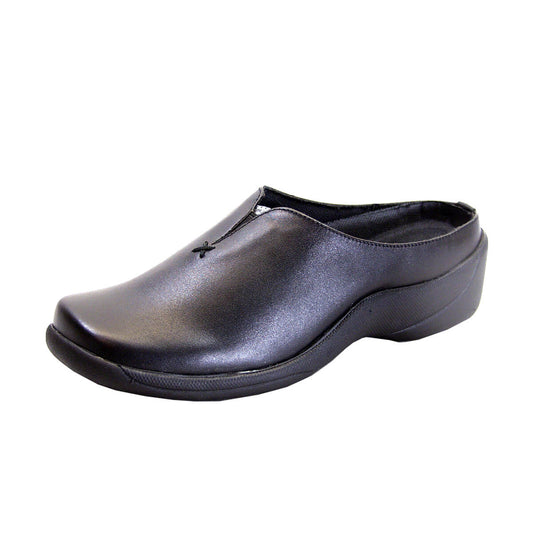 24 HOUR COMFORT Isabella Women's Wide Width Leather Clogs