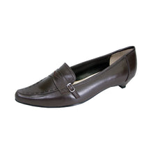 Load image into Gallery viewer, Peerage Kim Women&#39;s Wide Width Stitched Upper Leather Dress Pumps
