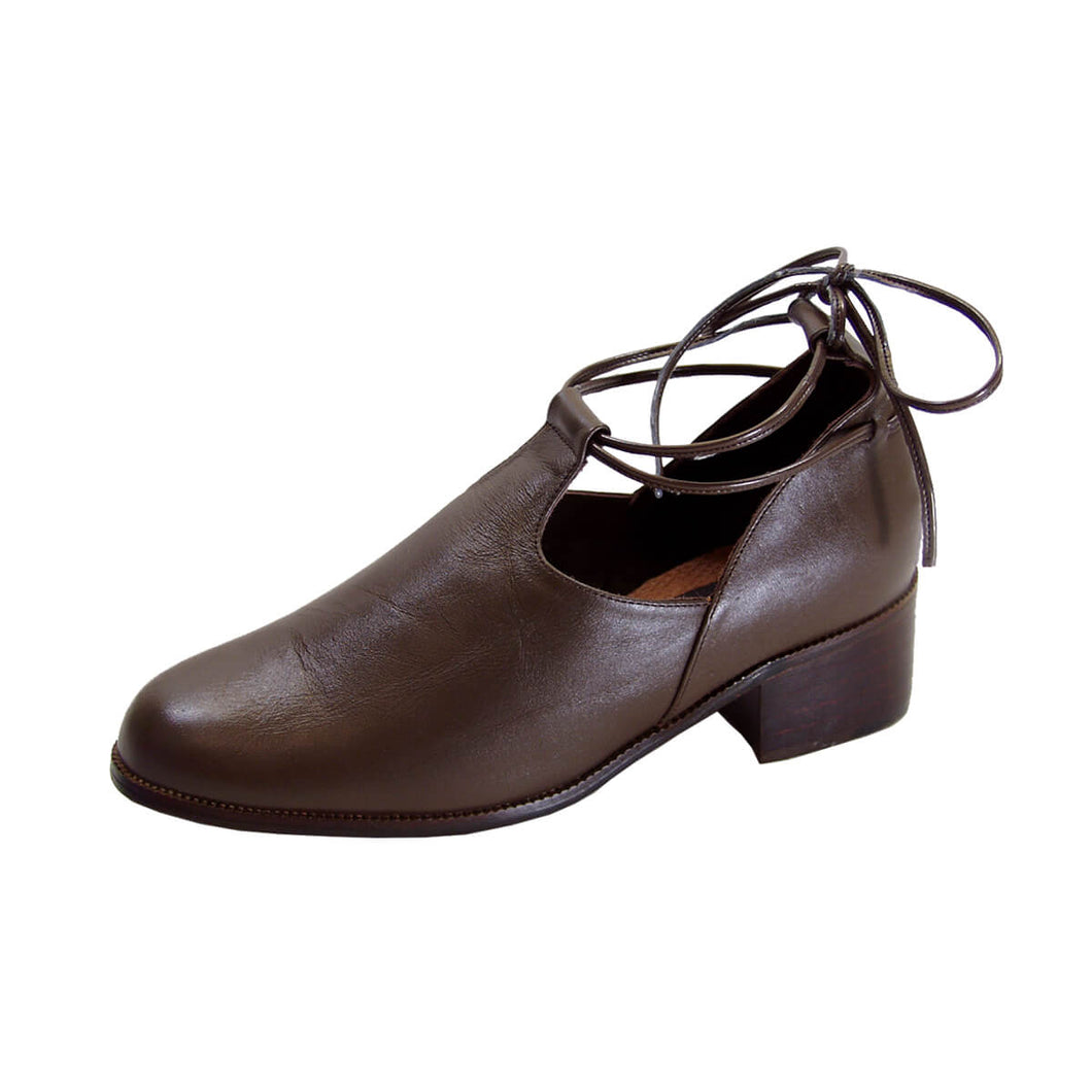 PEERAGE Drew Women's Wide Width Leather Ankle-Tie Shoes