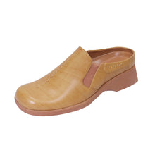 Load image into Gallery viewer, FUZZY Glenda Women&#39;s Wide Width Leather Comfort Clogs
