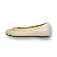 Load image into Gallery viewer, PEERAGE Abby Women&#39;s Wide Width Dress Casual Leather Flats
