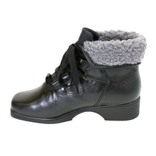 Load image into Gallery viewer, PEERAGE Hazel Women&#39;s Wide Width Casual Lace-Up Leather Booties
