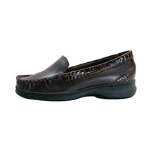 Load image into Gallery viewer, PEERAGE Maude Women&#39;s Wide Width Leather Loafers
