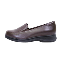 Load image into Gallery viewer, PEERAGE Olivia Women&#39;s Wide Width Leather Loafers

