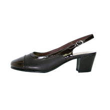 Load image into Gallery viewer, PEERAGE Ria Women&#39;s Wide Width Leather Dress Pumps

