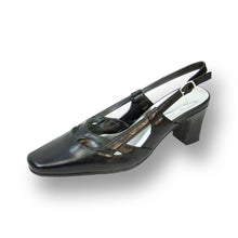 Load image into Gallery viewer, PEERAGE Kate Women&#39;s Wide Width Leather Pumps
