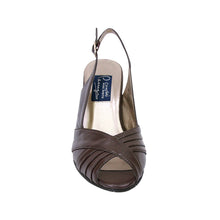 Load image into Gallery viewer, PEERAGE Daphne Women&#39;s Wide Width Leather Pumps
